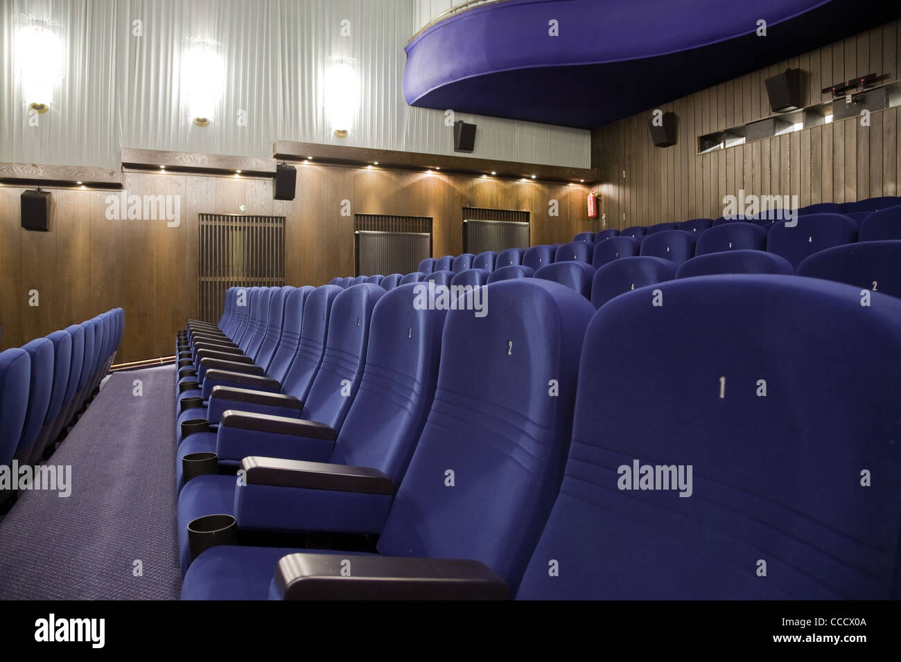Empty podium auditorium hi-res stock photography and images - Alamy