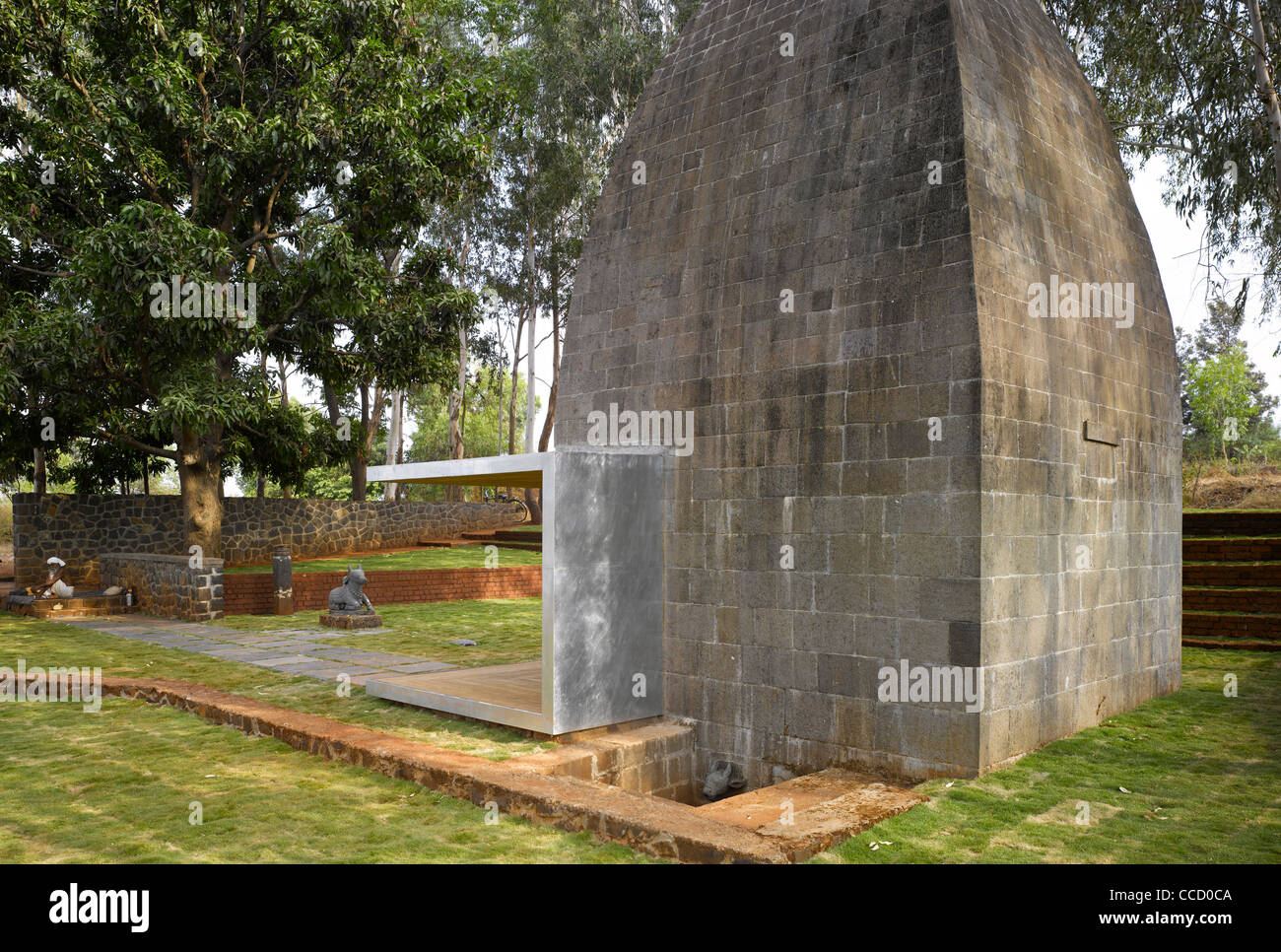 The Shiv Temple Was Built For The Hindu Community Of Wadeshwar, A Village Around 70Km East Of Mumbai In Maharashtra State. The Stock Photo