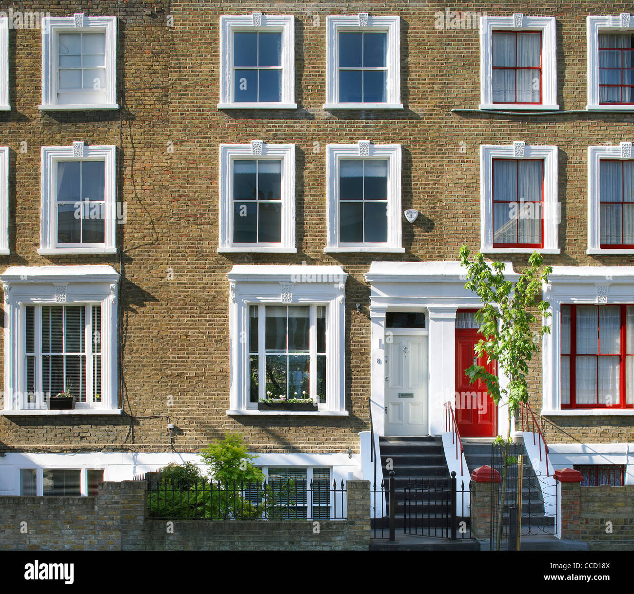 PRIVATE HOUSE, BUCKLEY GRAY YEOMAN, LONDON, 2010, FACADE OF HOUSE