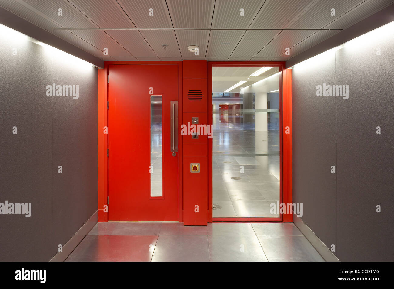 BBC BROADCASTING HOUSE - PHASE 2, ID:SR/SHEPPARD ROBSON, LONDON, 2010, RED DOOR Stock Photo