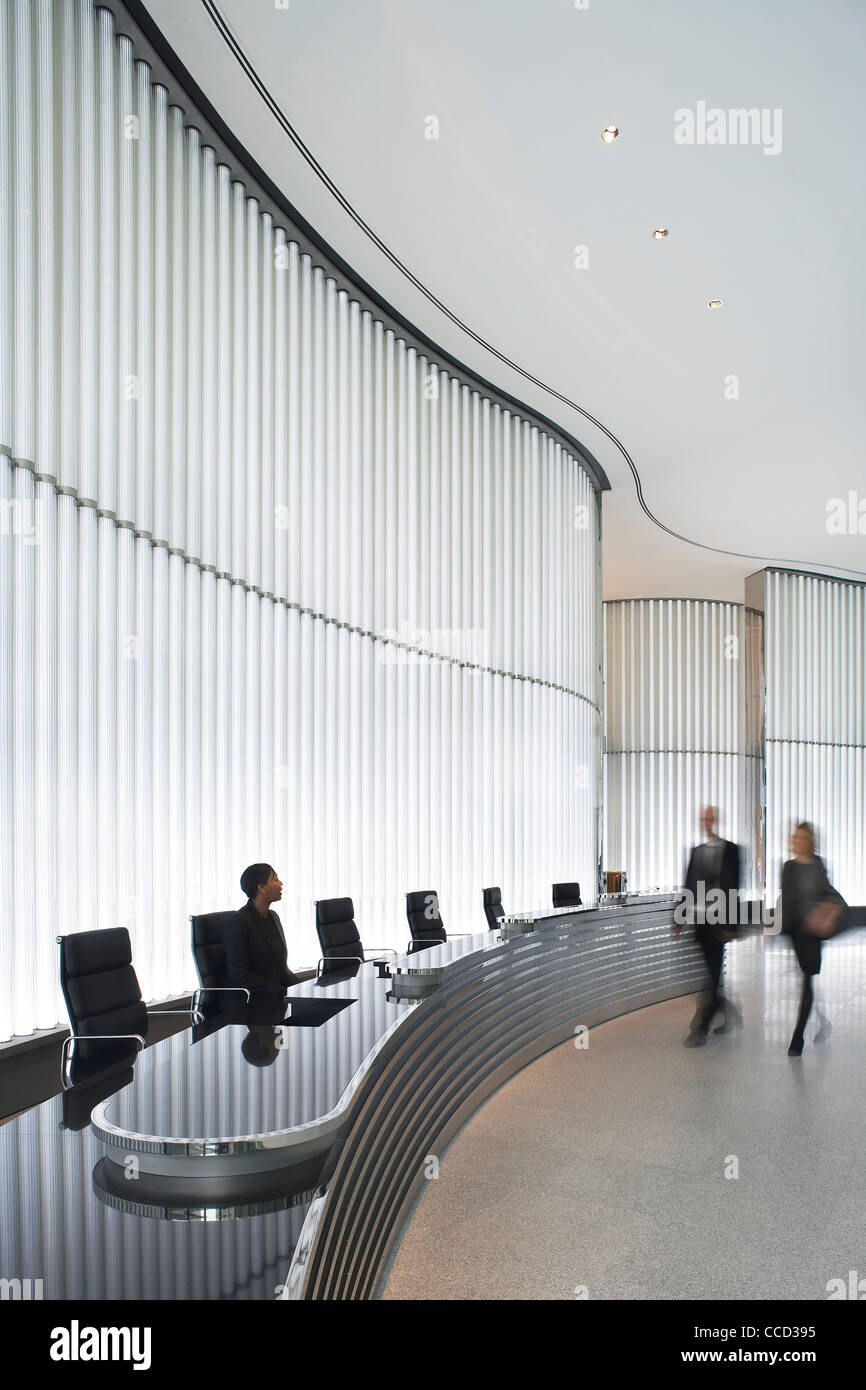 the walbrook, foster + partners, london 2009, reception desk with people Stock Photo