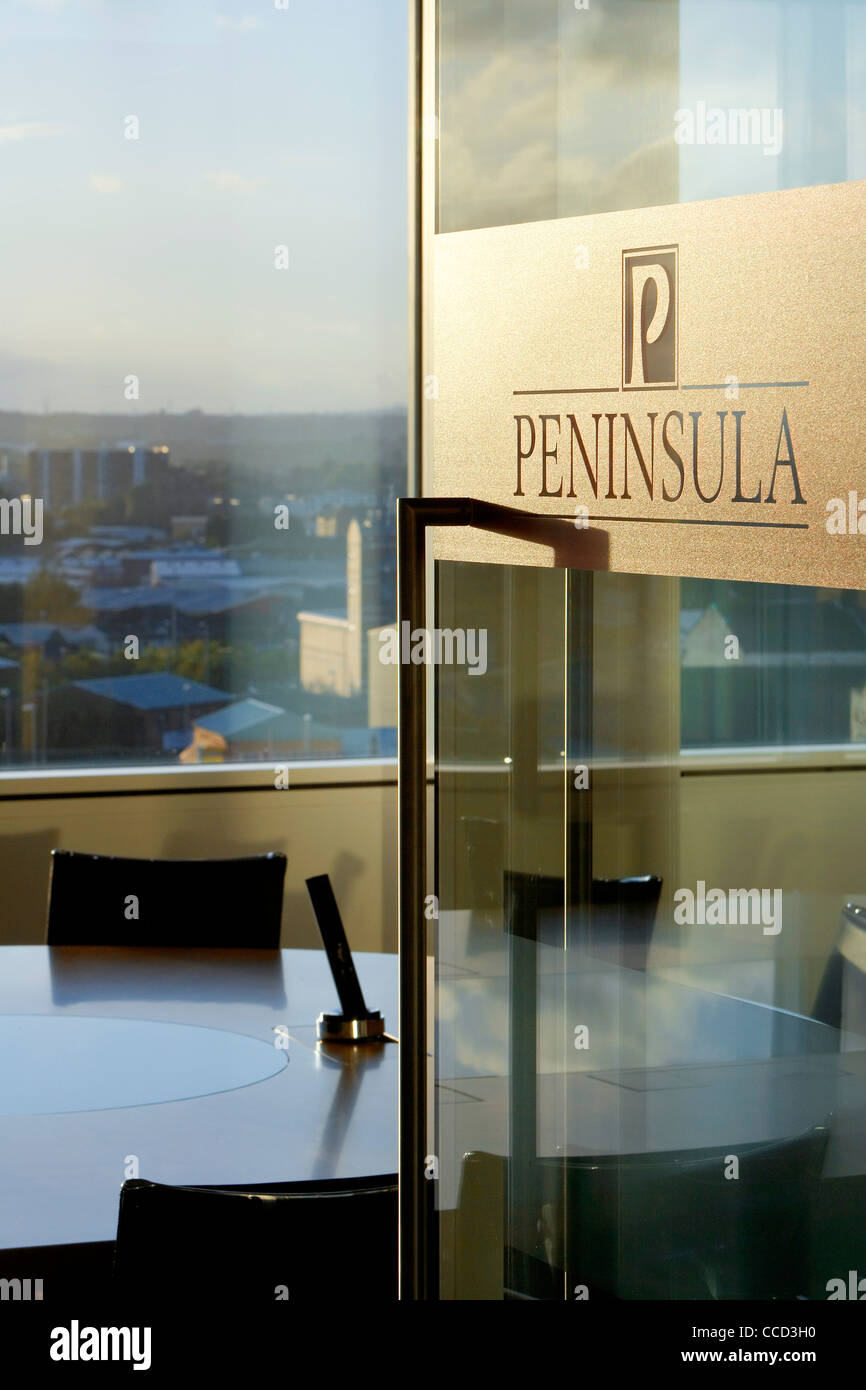 THE PENINSULA, ID:SR/SHEPPARD ROBSON, MANCHESTER, 2010, GLASS DOOR WITH PENINSULA SIGNAGE Stock Photo