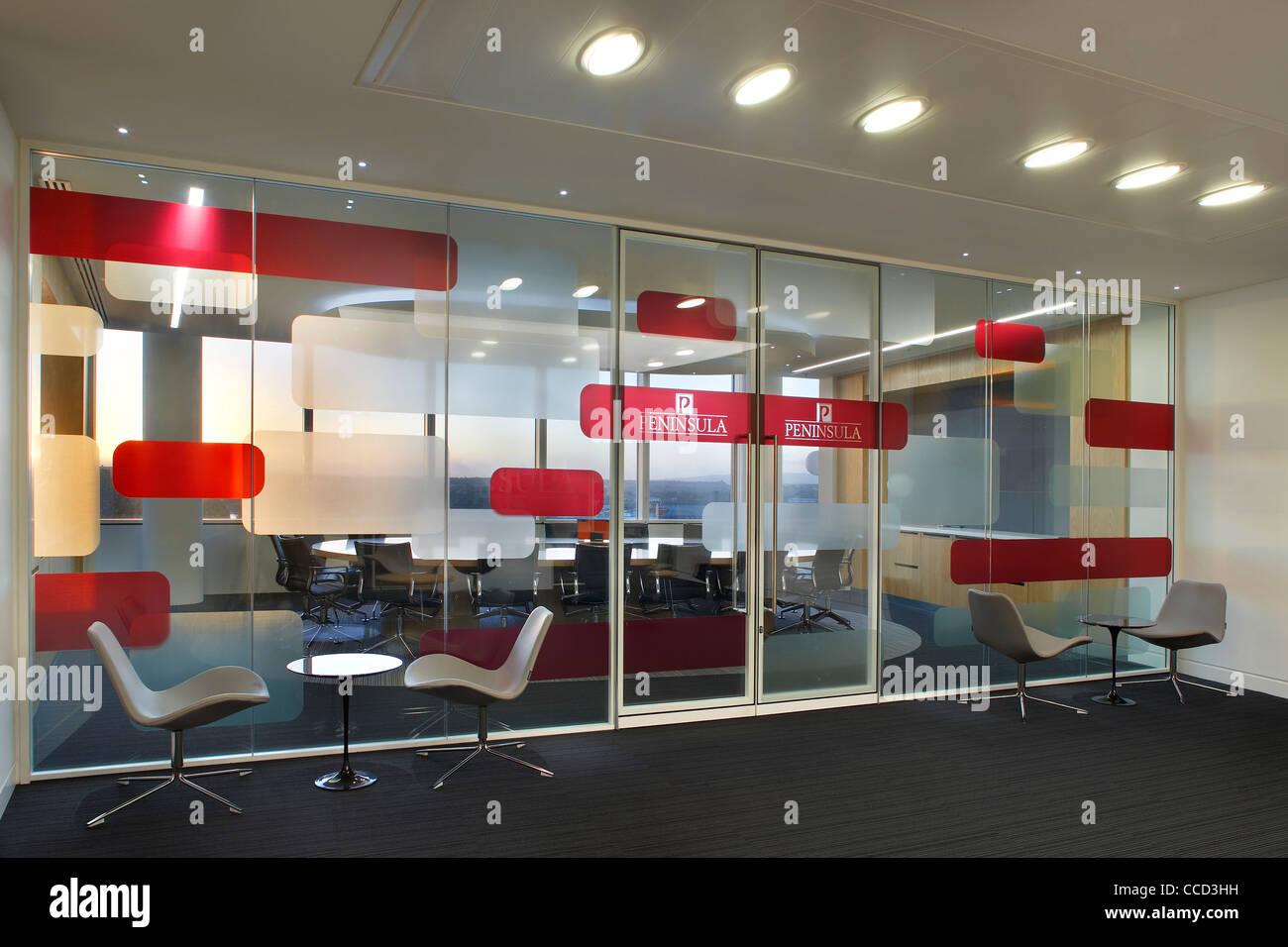 THE PENINSULA, ID:SR/SHEPPARD ROBSON, MANCHESTER, 2010, GLASS WALL WITH RED DESIGN Stock Photo