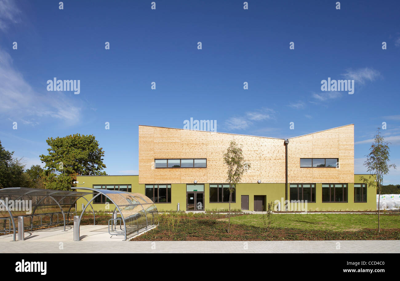 WAINGELS COLLEGE, SHEPPARD ROBSON, WOODLEY, 2010, OVERVIEW OF EXTERIOR WITH LANDSCAPING Stock