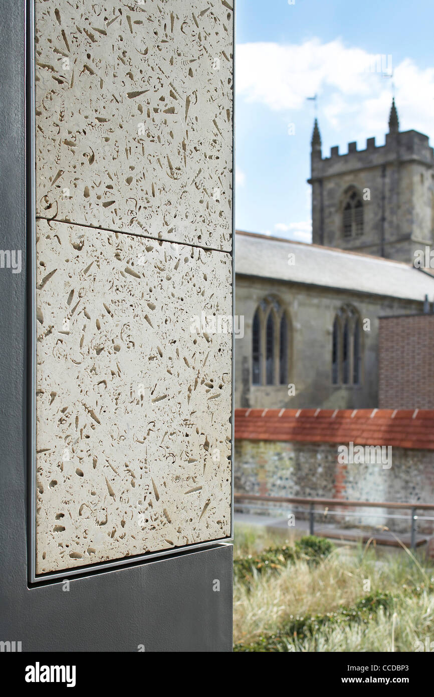 Wiltshire County Council''S New Offices On A Sensitive Historic Site In Salisbury Are A Marriage Of A New, Low Energy, Flexible Stock Photo