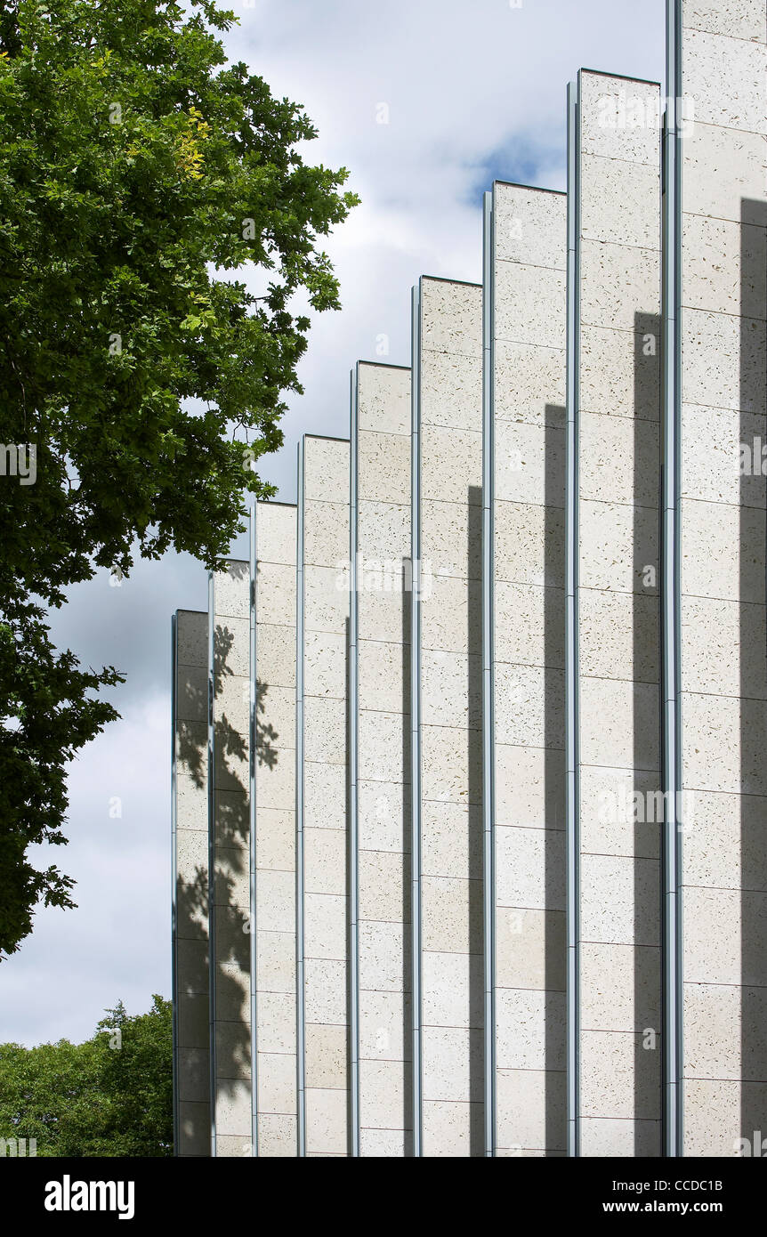 Wiltshire County Council''S New Offices On A Sensitive Historic Site In Salisbury Are A Marriage Of A New, Low Energy, Flexible Stock Photo