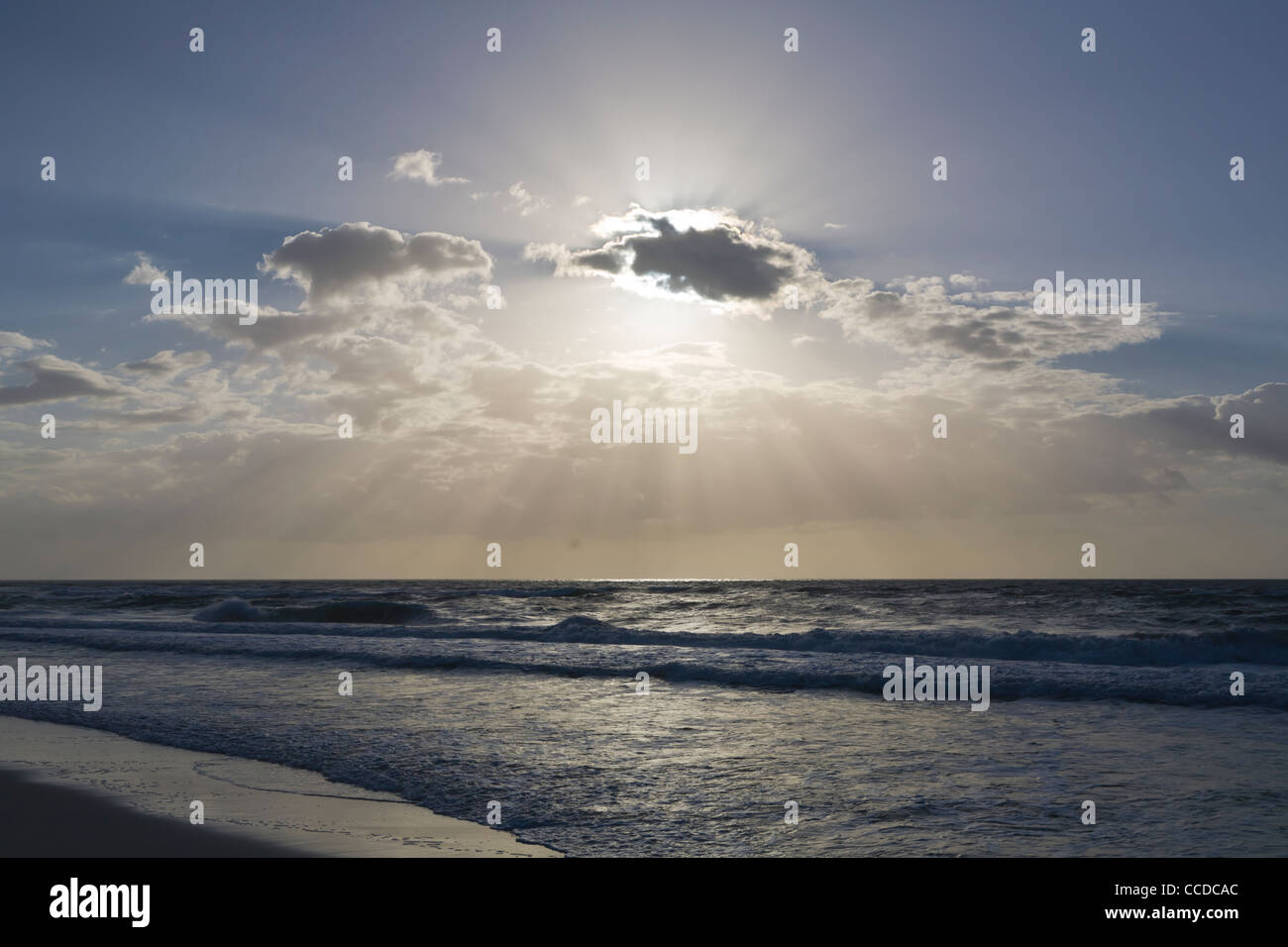 God rays hi-res stock photography and images - Alamy