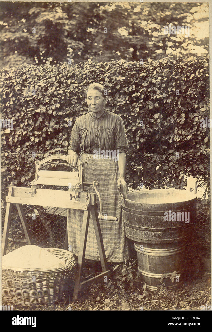 Cabinet portrait photograph of itinerant washerwoman Stock Photo