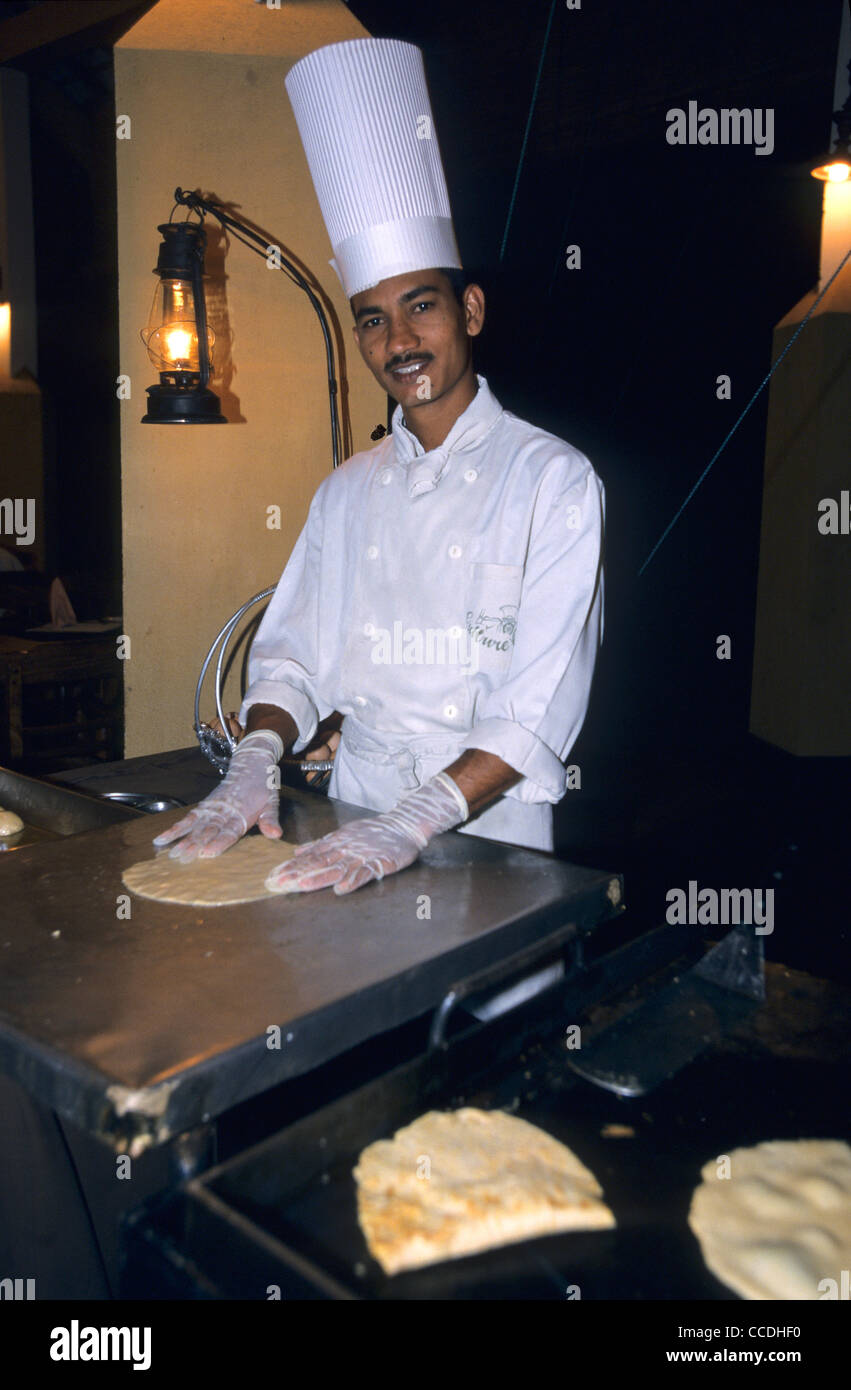 Local Cooker Sri lanka hotel waiter hi-res stock photography and images - Alamy