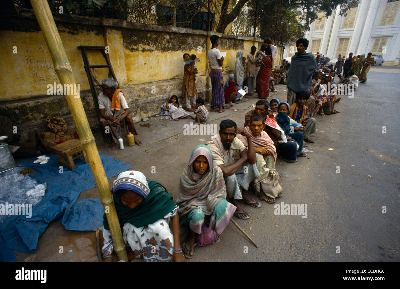 Patients queuing hi-res stock photography and images - Alamy