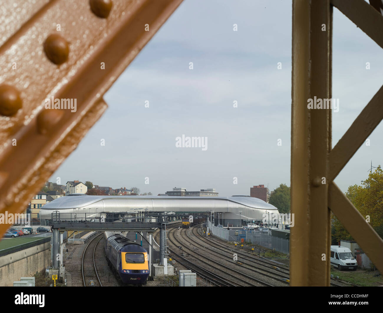 Iron and glass train hall hi-res stock photography and images - Alamy