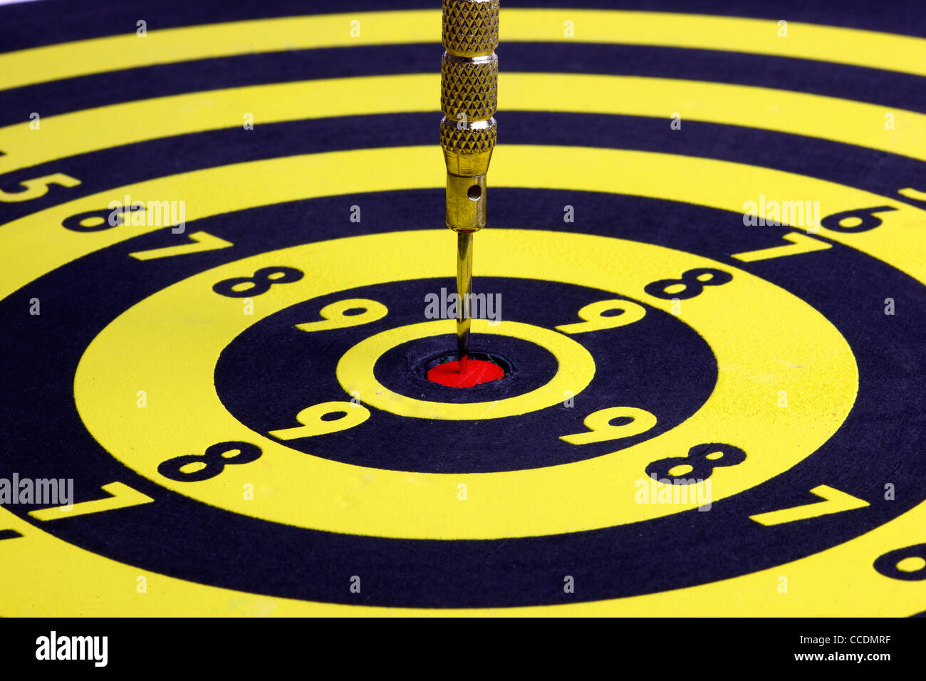 Dartboard, Dart game. Throwing darts Stock Photo Alamy