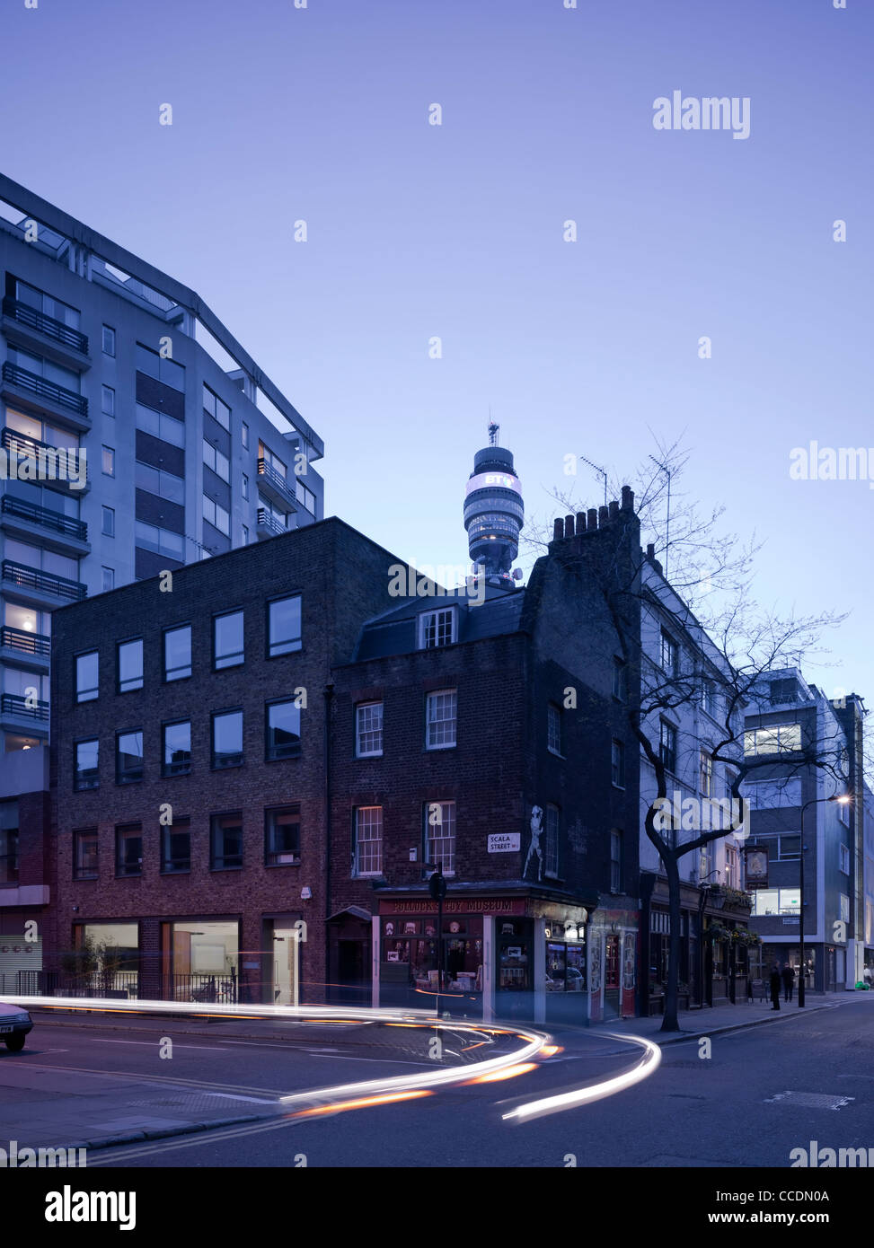 1970s london street night hi-res stock photography and images - Alamy