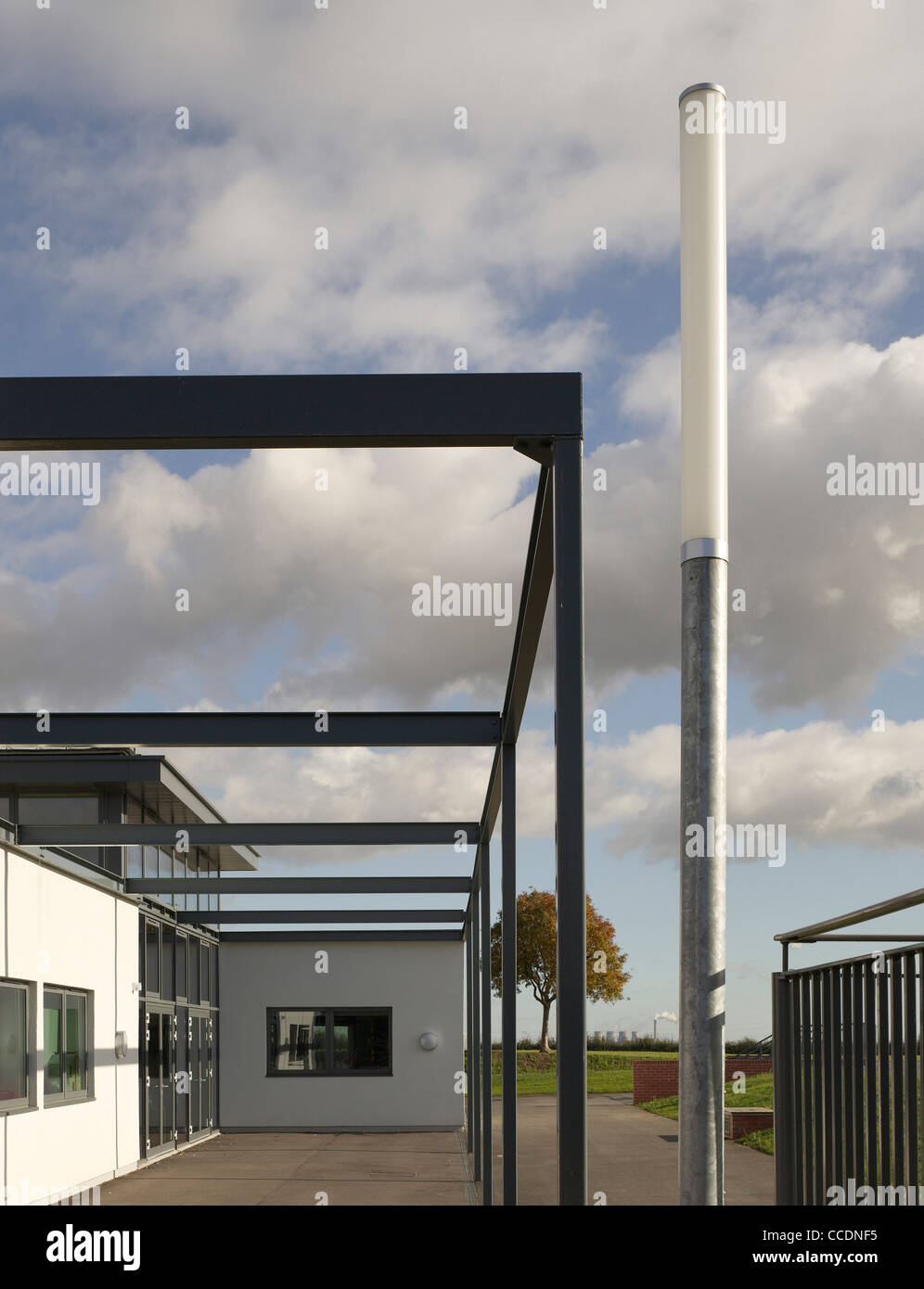 COBBLERS LANE SCHOOL PLAYGROUND ENTRANCE WITH STREET LIGHT Stock Photo Alamy