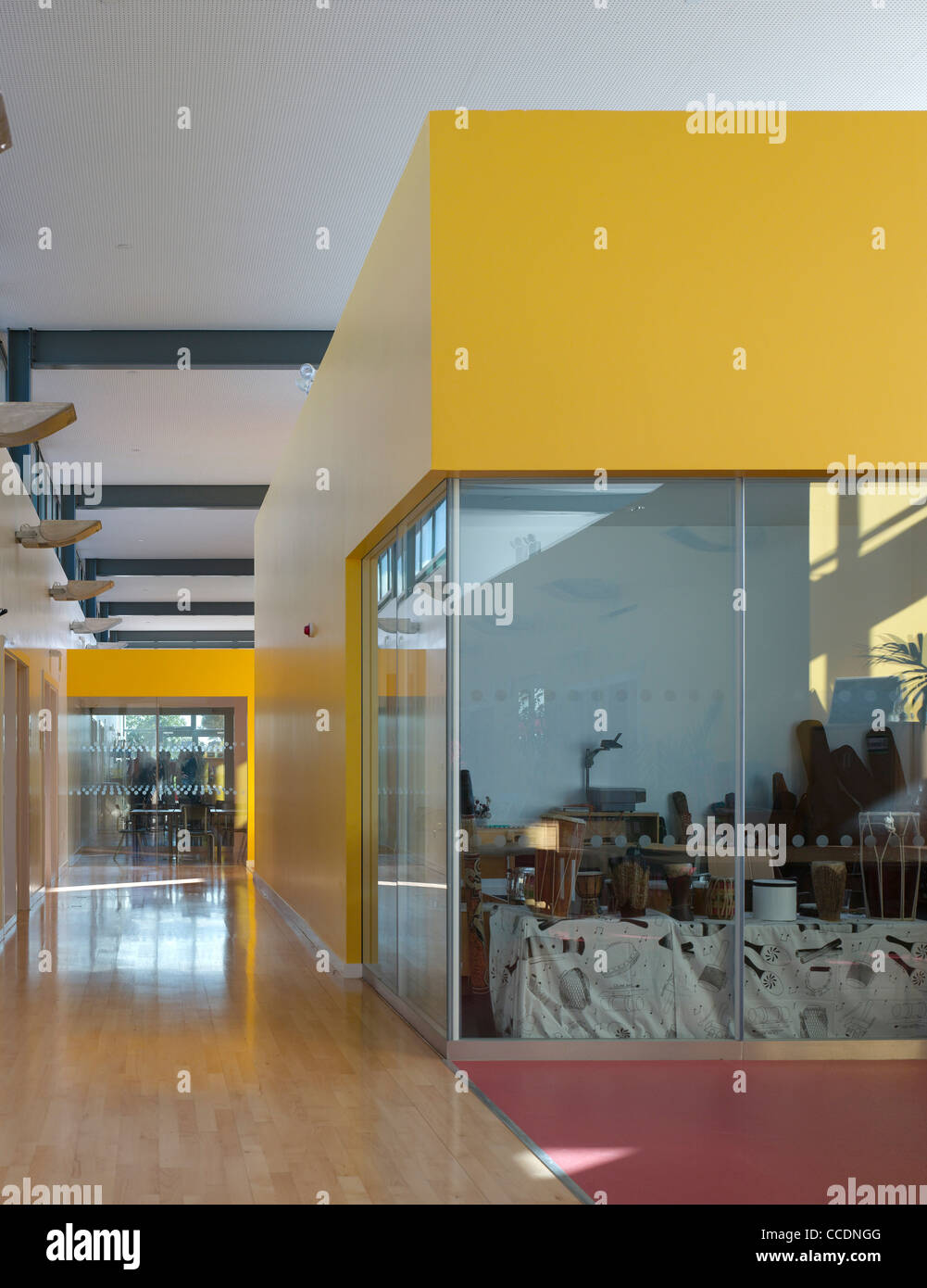 COBBLERS LANE SCHOOL INTERNAL STREET WITH MUSIC ROOM Stock Photo Alamy