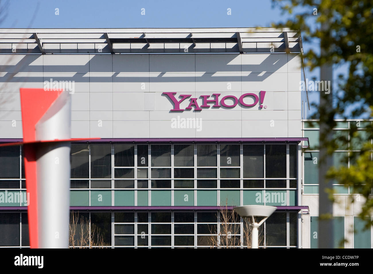 Yahoo office logo hi-res stock photography and images - Alamy