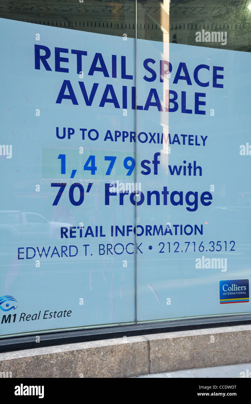 Retail space available sign in store window, New York, USA Stock Photo