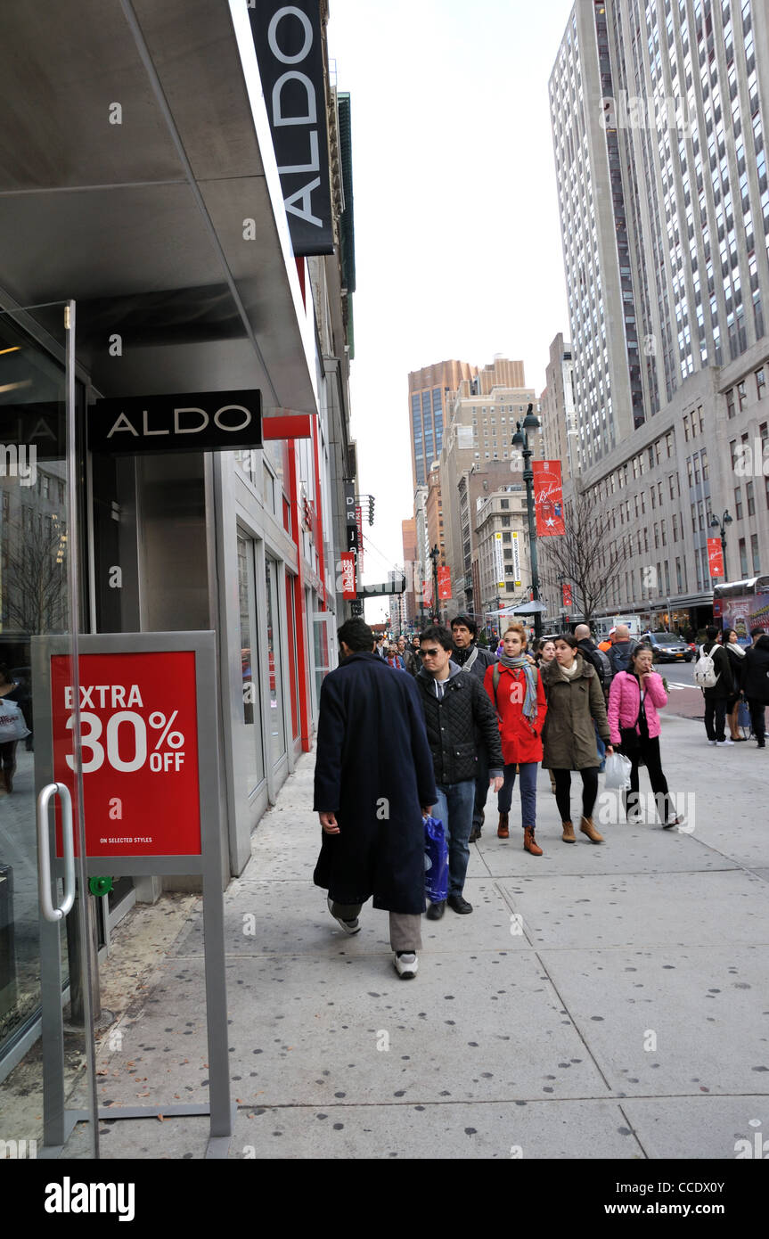 The Aldo Sale Shop High Resolution Stock Photography and Images - Alamy