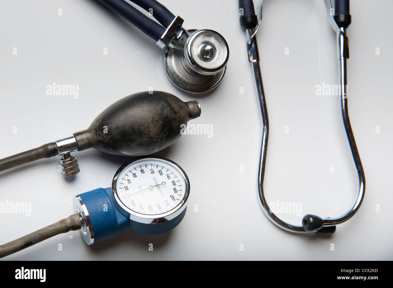 Sphygmomanometer and stethoscope Stock Photo Alamy