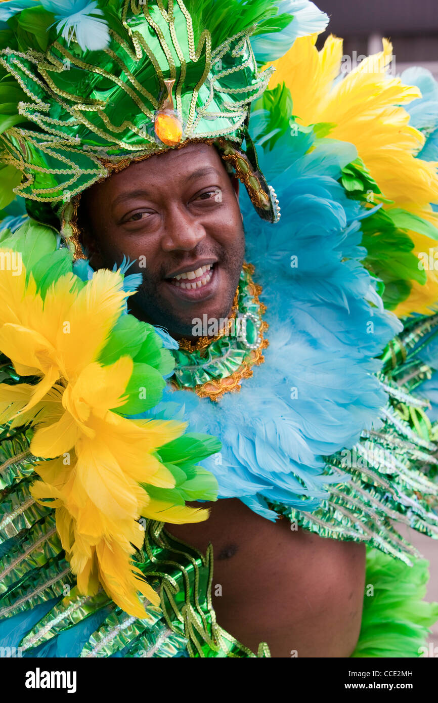 Male samba dancer notting hill hi-res stock photography and images - Alamy