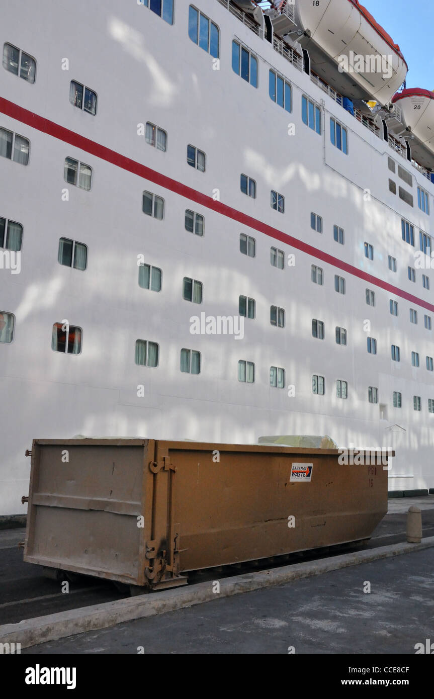 Page 2 Cruise Ship Waste High Resolution Stock Photography And Images Alamy