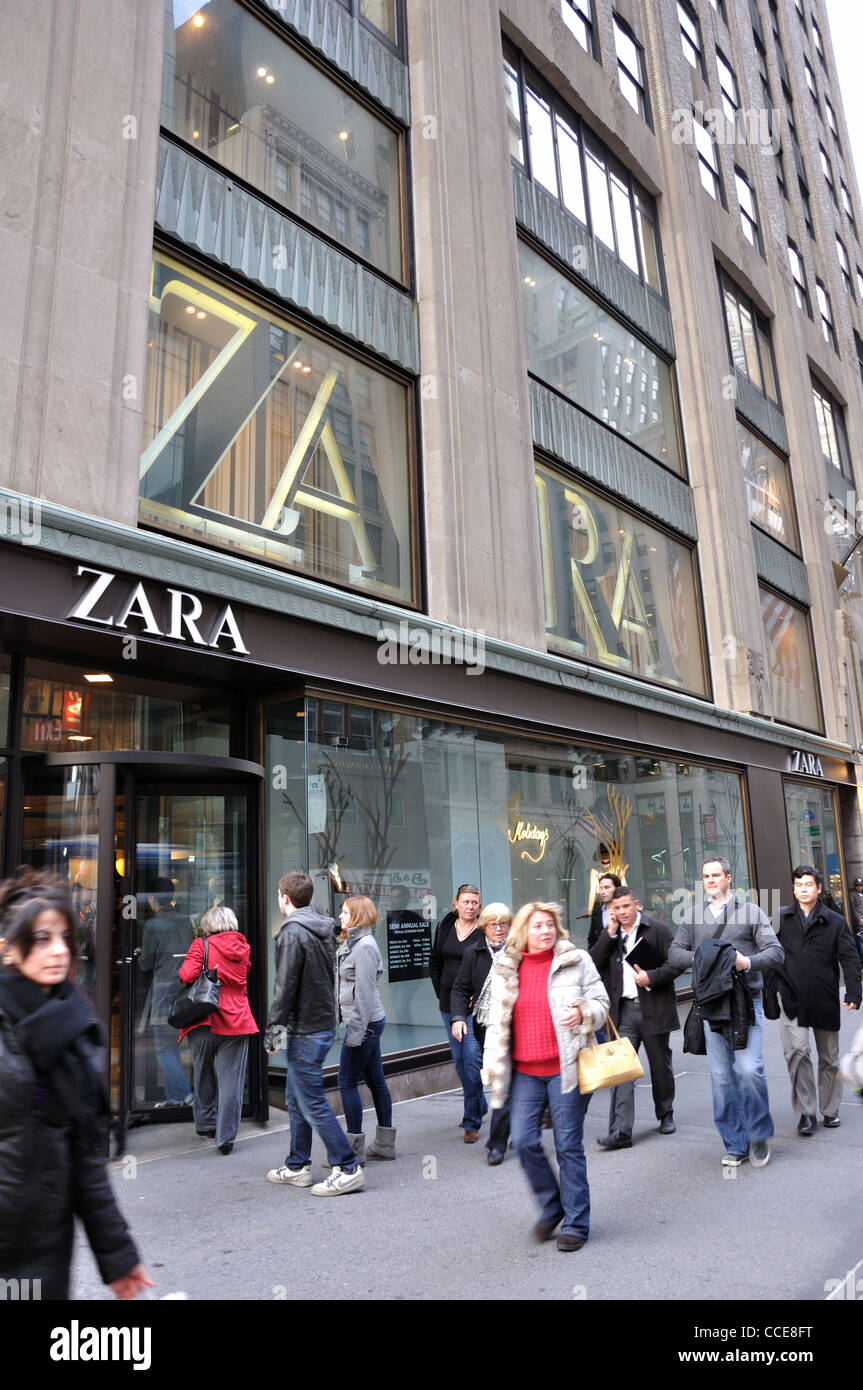 Zara store, New York, USA Stock Photo ...