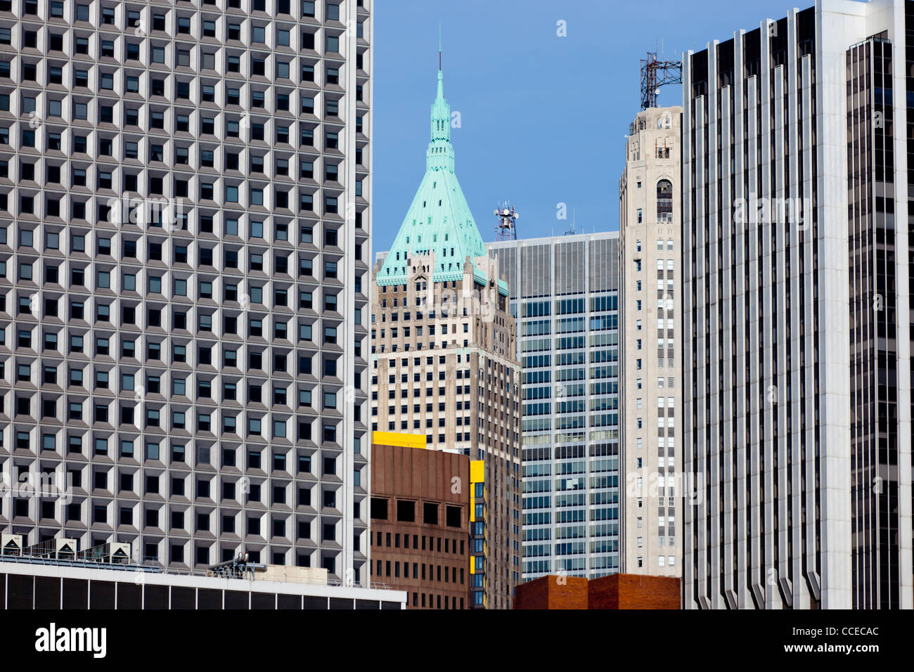 New york skyscrapers close hi-res stock photography and images - Alamy