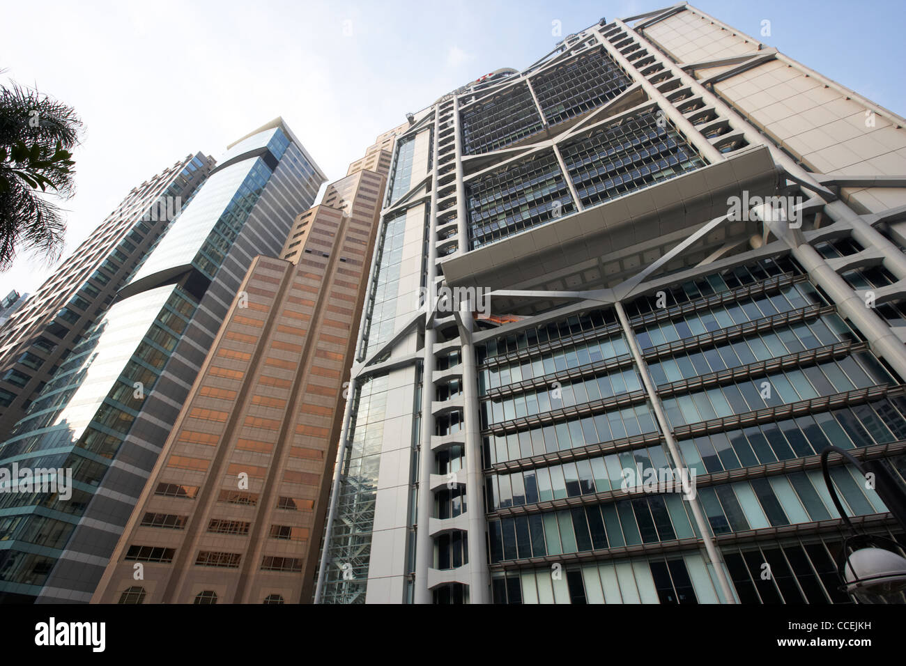 hsbc hq standard chartered bank building and henley building