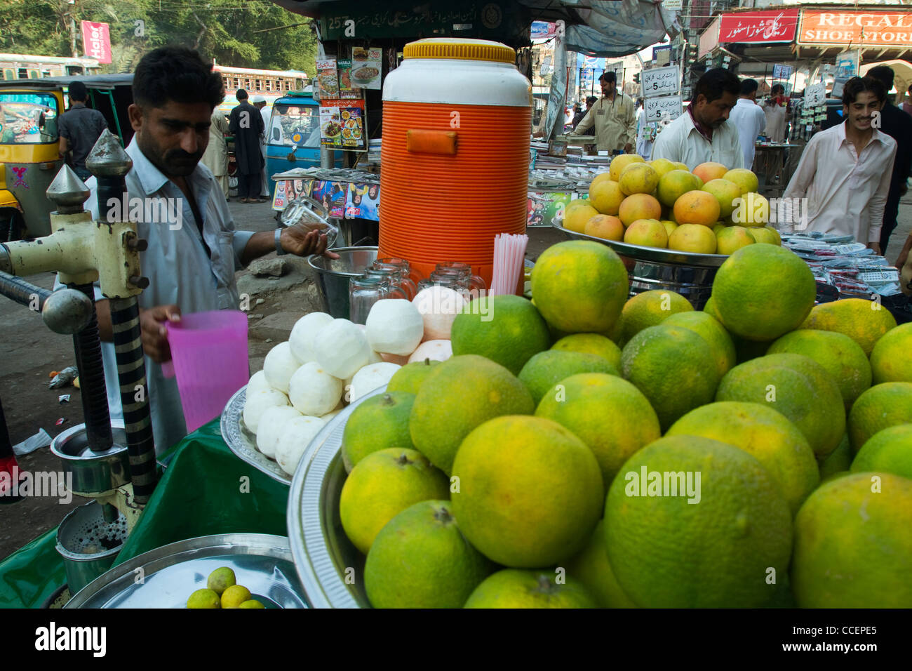 Islamabad street hires stock photography and images Alamy