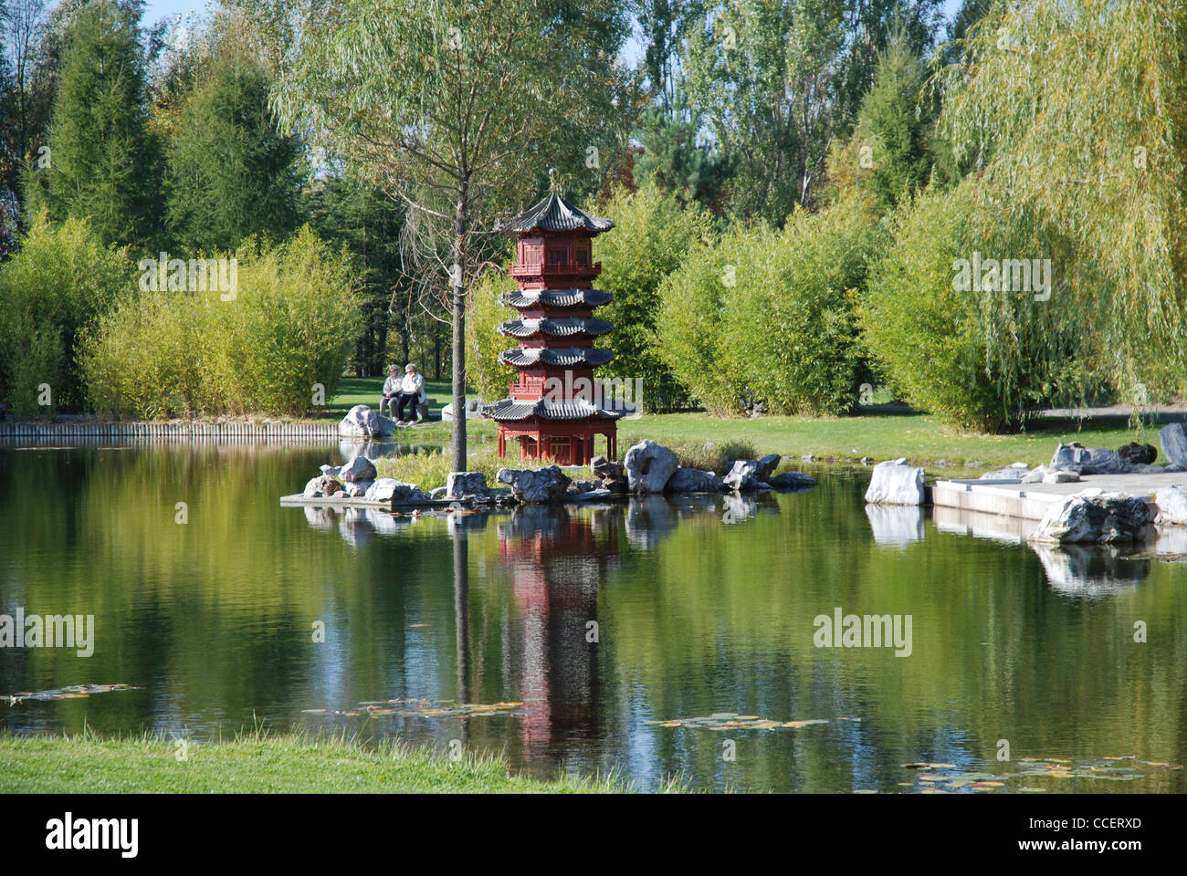 Chinese garden in the gardens of the world in Berlin Stock Photo Alamy