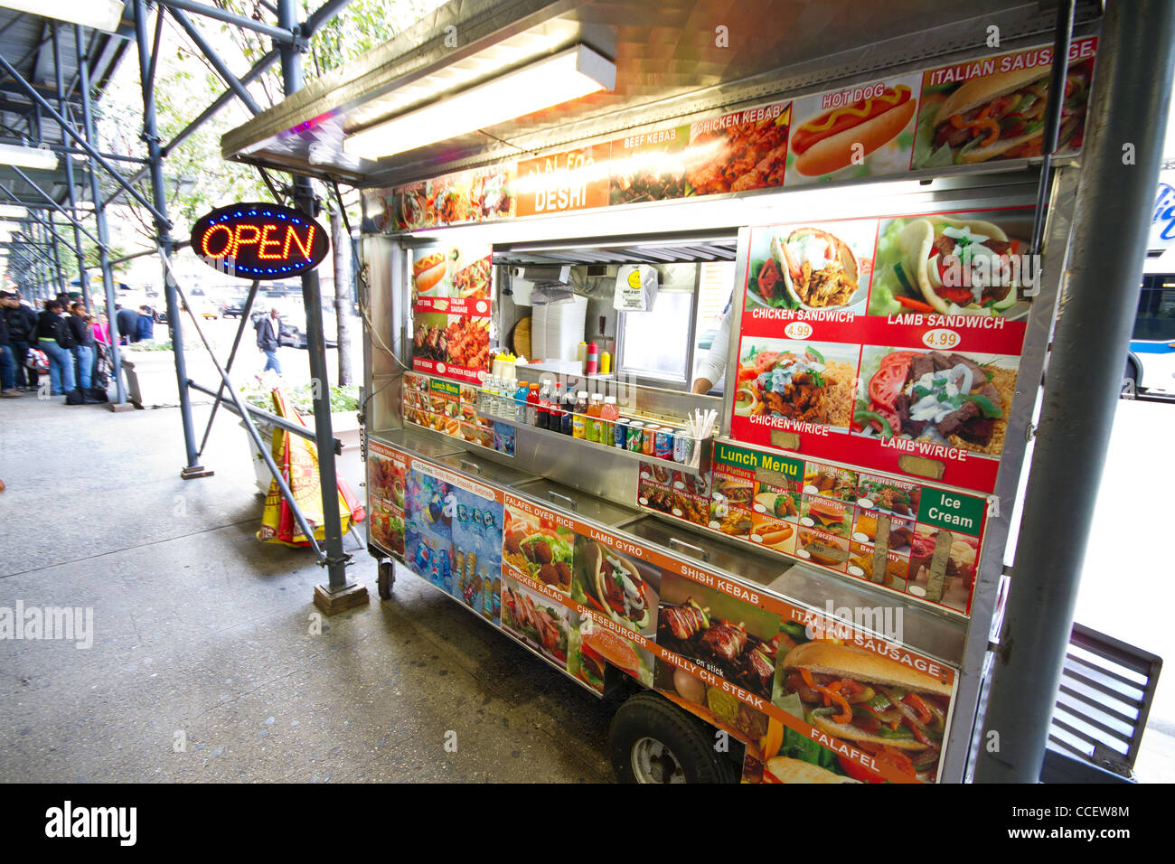 Food vendor in New York City - street scene Stock Photo - Alamy