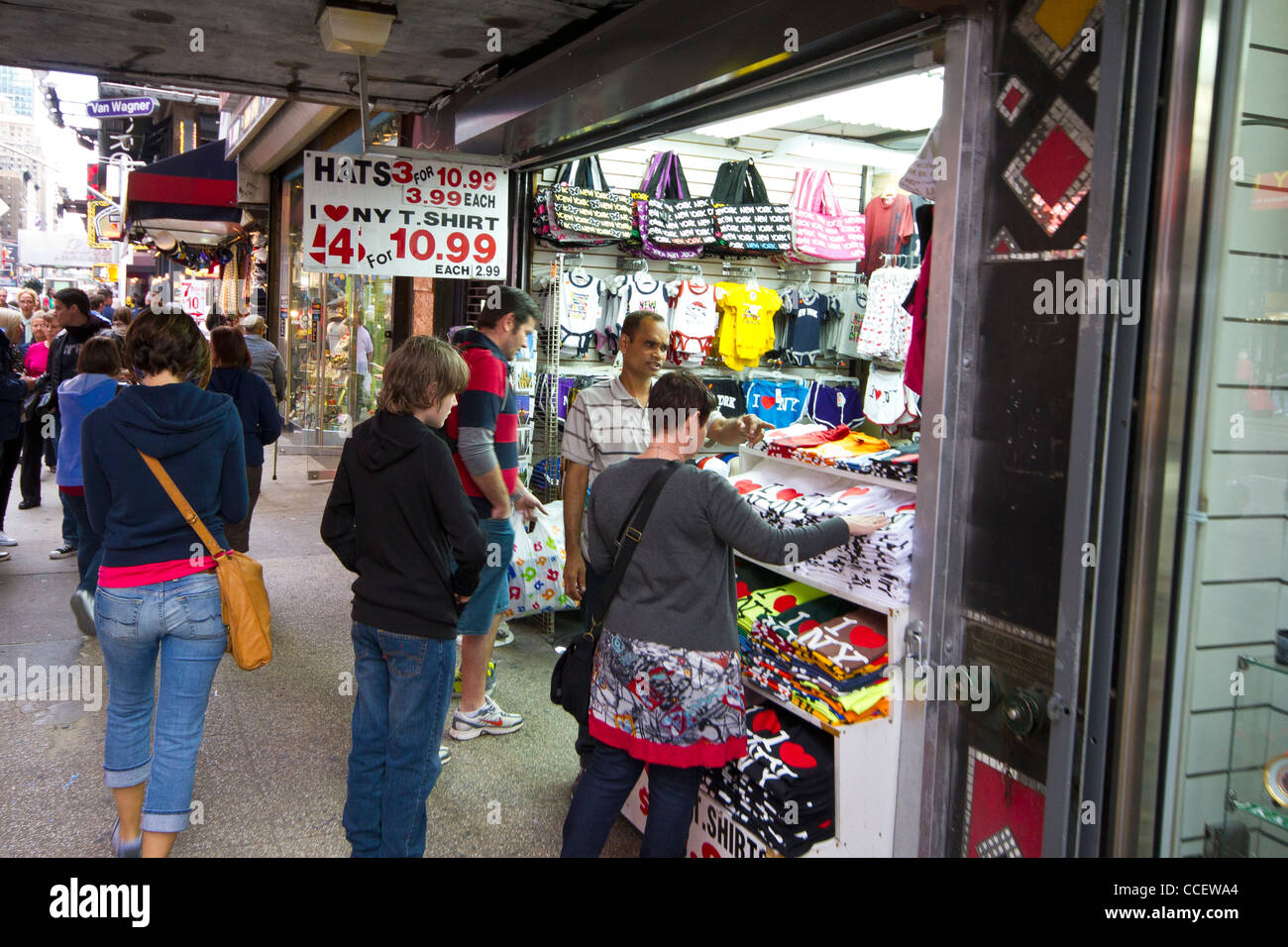 Street store with memorabilia in New York City Stock Photo Alamy