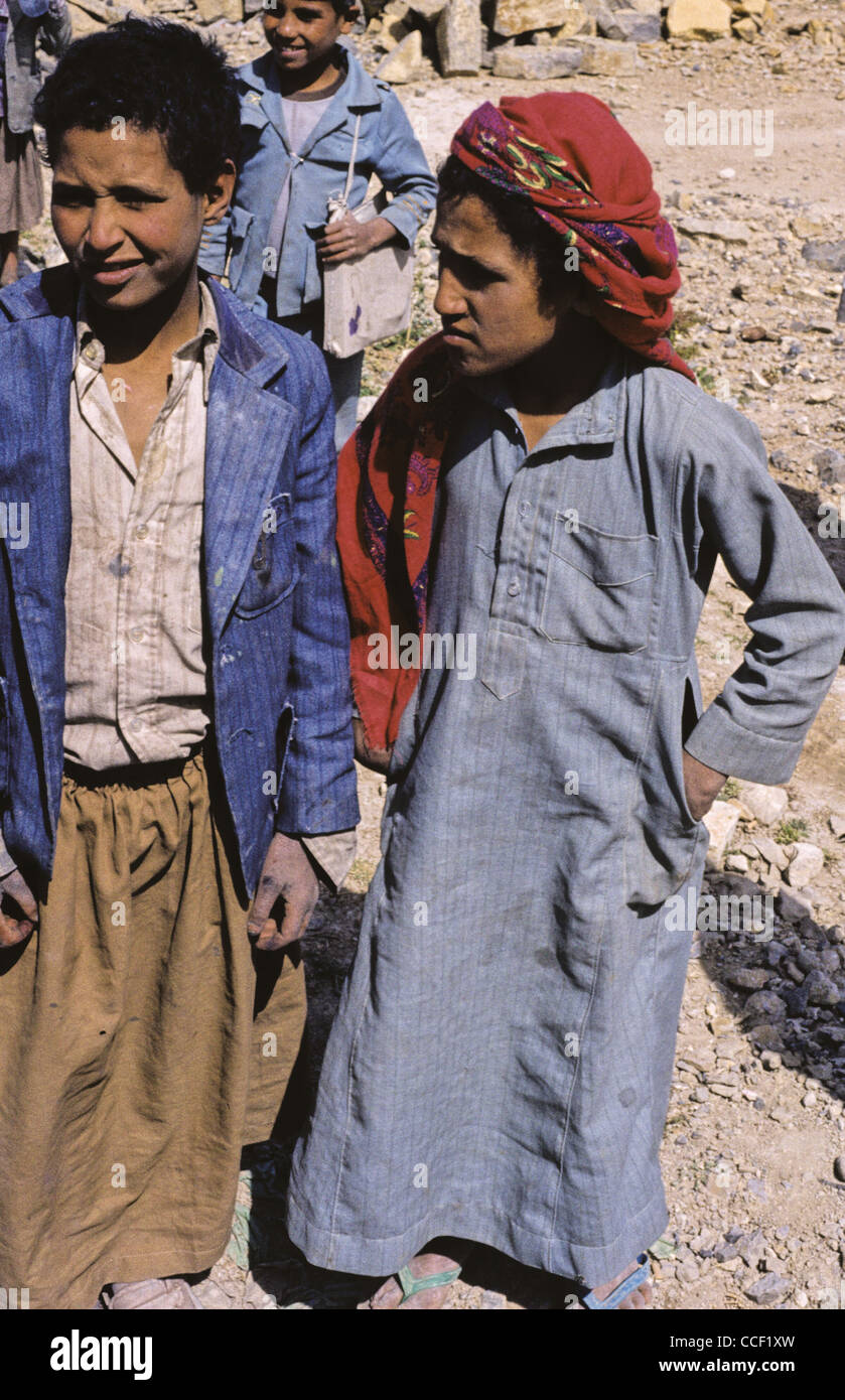 Two boys wearing traditional Yemeni clothing, Hajjah Governorate, Yemen Stock Photo