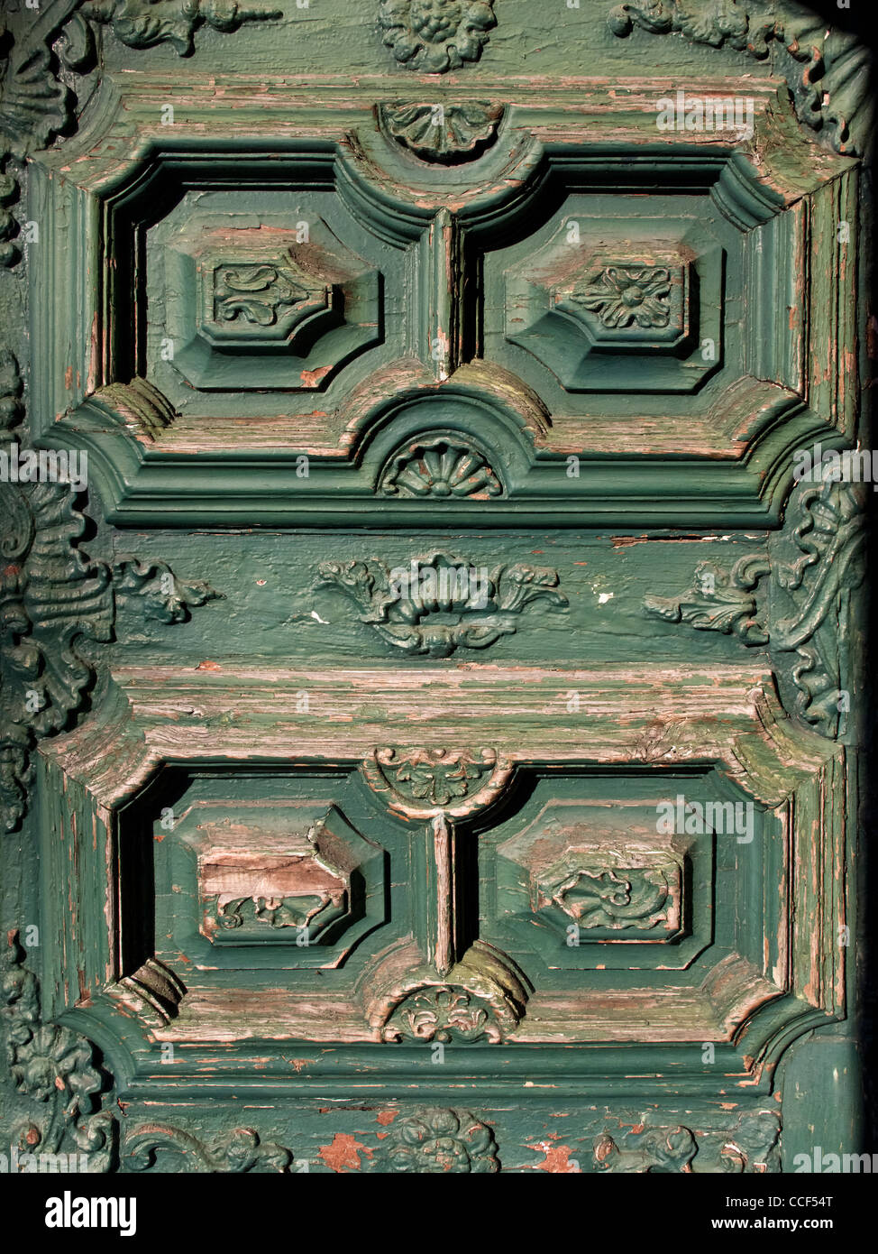 Old strong wooden door hi-res stock photography and images - Alamy