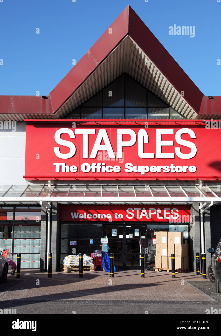 Staples office superstore, Hylton Riverside Retail Park, Sunderland, England UK Stock Photo