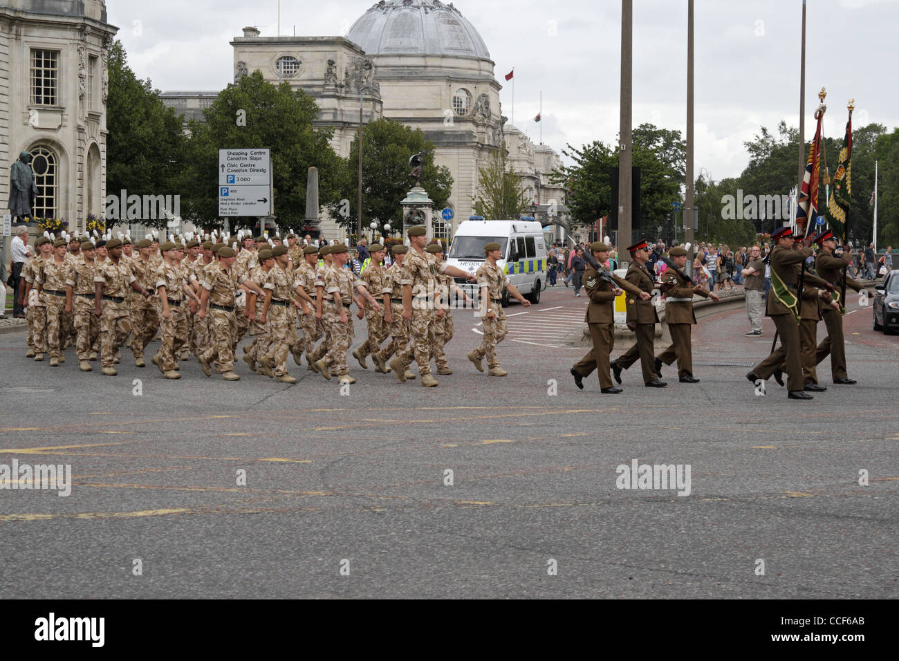 The Royal Welsh regiment parade through the streets of Cardiff Wales return from active duty in August 2009. British Army Military personel Stock Photo