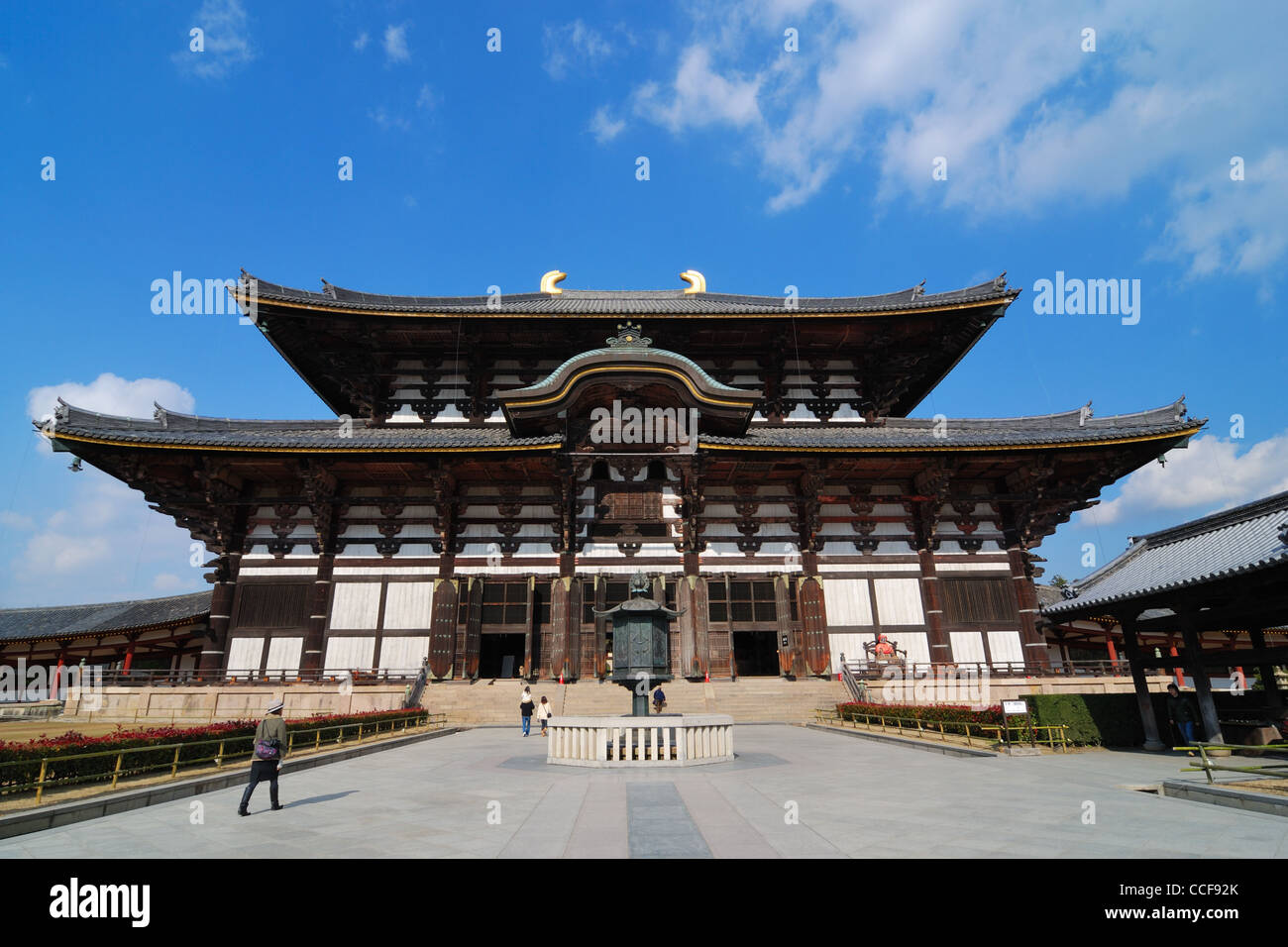 the world biggest wooden building Todaiji Temple in Nara Stock Photo
