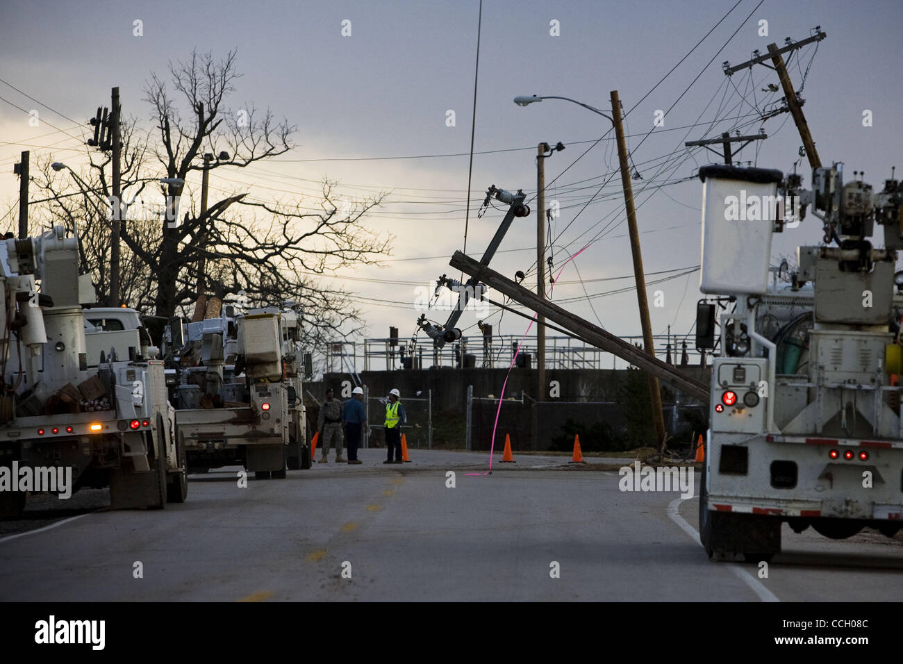 December 31, 2010 - Fort Leonard Wood, Missouri, U.S. - Laclede Electric Cooperative crews try to restore power to homes and the military base where a tornado that touched down knocked out power at the Fort Leonard Wood Army post in southern Missouri Friday morning. In the neighborhood of about 75 h Stock Photo