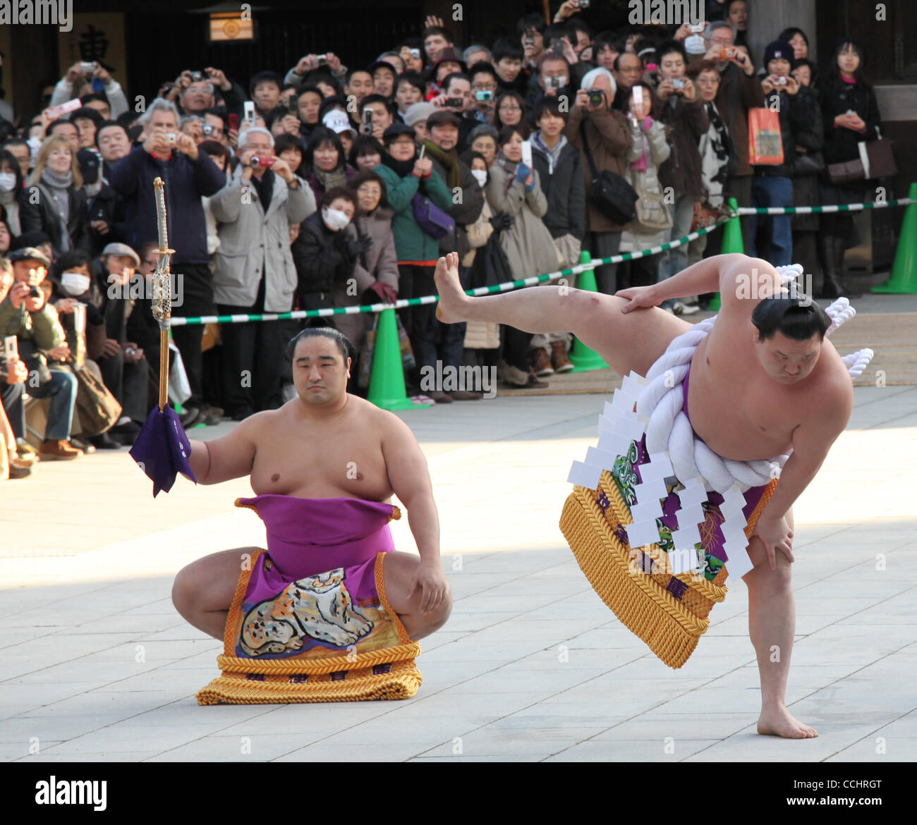 Sumo Fans Jan. 6, 2011 - Tokyo, Japan - Fans take pictrues of Yokozuna (Sumo ...