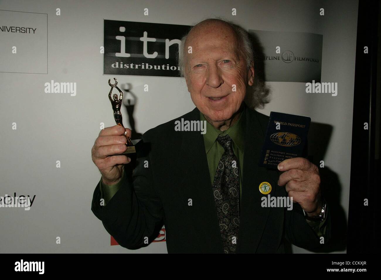 World passport garry davis hires stock photography and images Alamy