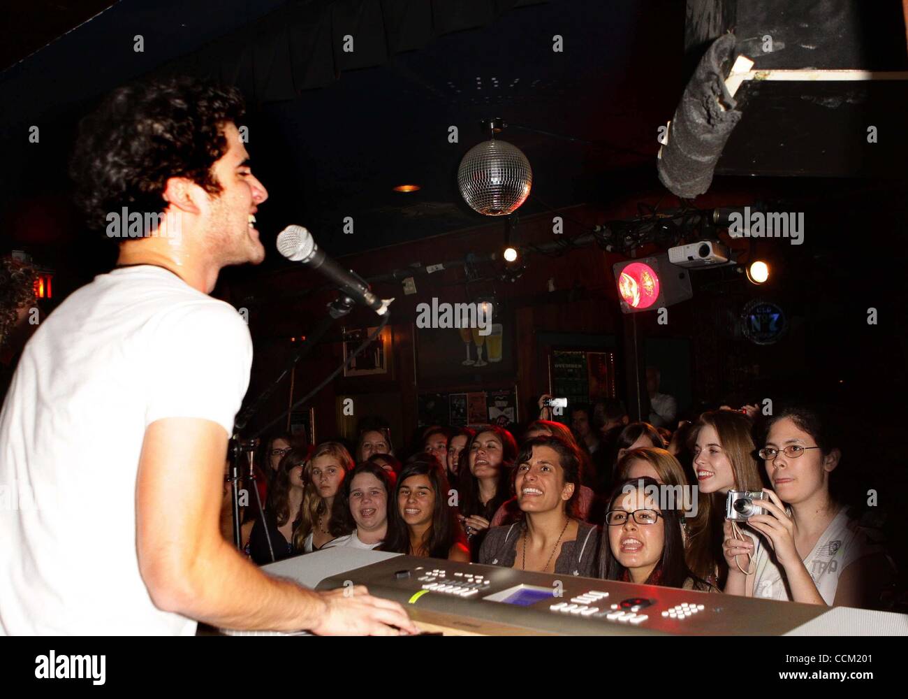 Nov. 13, 2010 - Los Angeles, California, U.S. - DARREN CRISS.GLEE's New ...