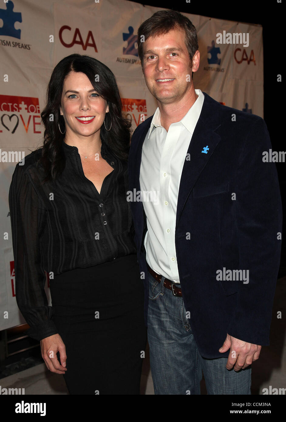 LAUREN GRAHAM & PETER KRAUSE arrives for the 8th Annual 'Acts of Love' to support Autism Awareness at CAA. (Credit Image: © Lisa O'Connor/ZUMApress.com) Stock Photo