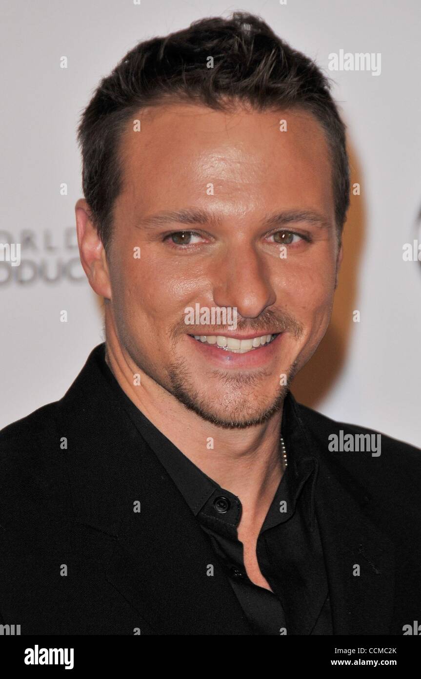Nov 01, 2010 - Los Angeles, California, USA - Singer DREW LACHEY at the