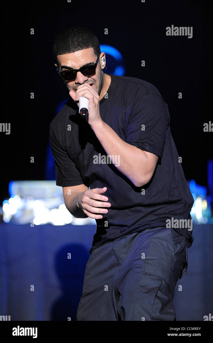 Oct 30, 2010 - New Orleans, Louisiana; USA - Rap Artist DRAKE performs ...