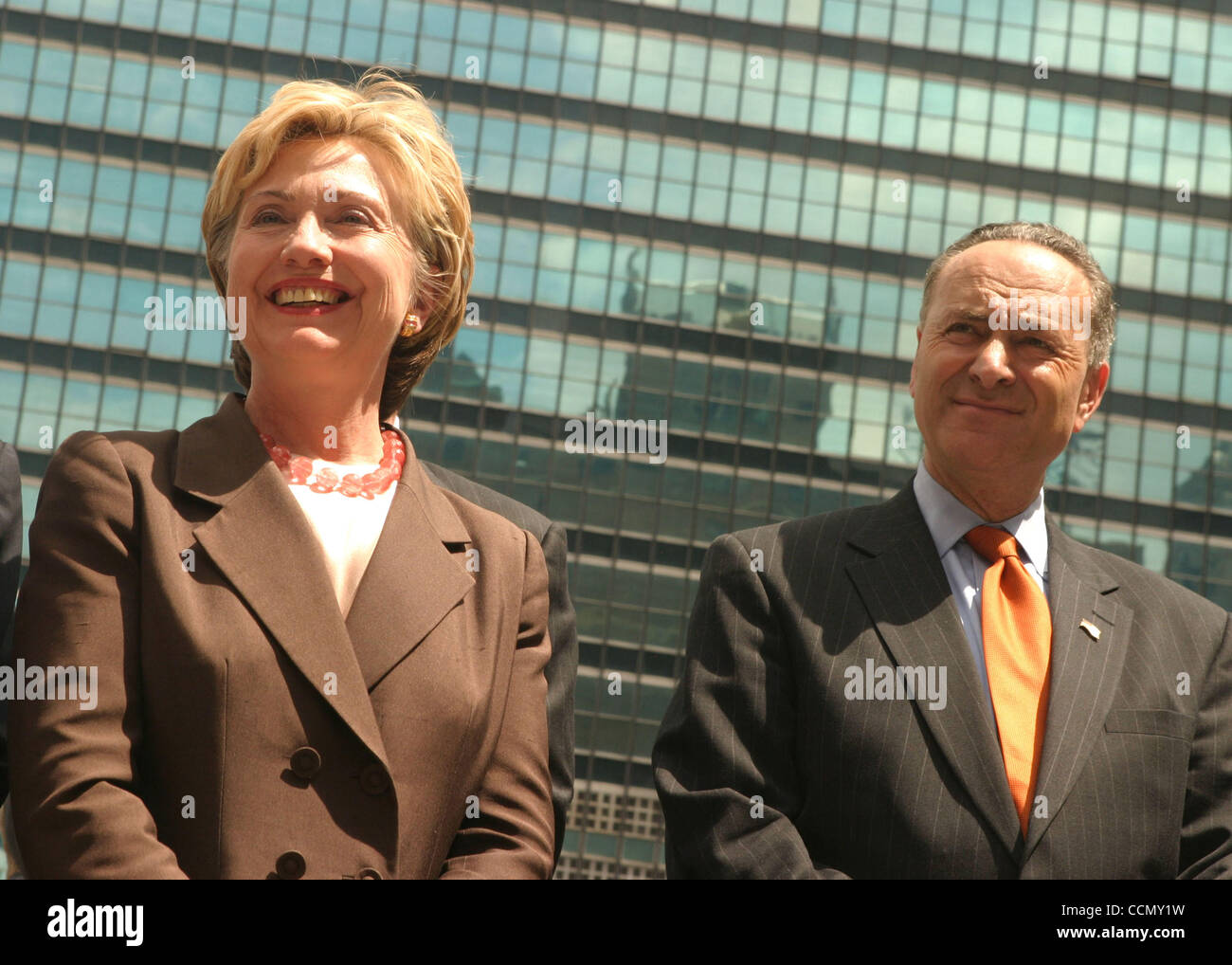 Jul 09, 2004; New York, NY, USA; New York Senators HILLARY CLINTON & CHUCK SCHUMER at a press conference outside the United Nations for the Conference of Presidents of Major American Jewish Organizations where they denounced the ruling by the World Court which stated that the wall Israel erected to  Stock Photo