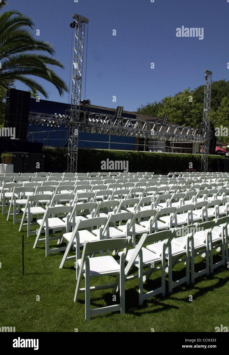 The Linda Ronstadt concert at The Concerts At Wente Vineyards will go on as scheduled Thursday evening. On Tuesday, July 20, 2004, in Livermore, Calif., it was life as usual where tables and chairs are set for Wednesday's Hootie and the Blowfish concert. Ronstadt was booed in Las Vegas earlier this  Stock Photo