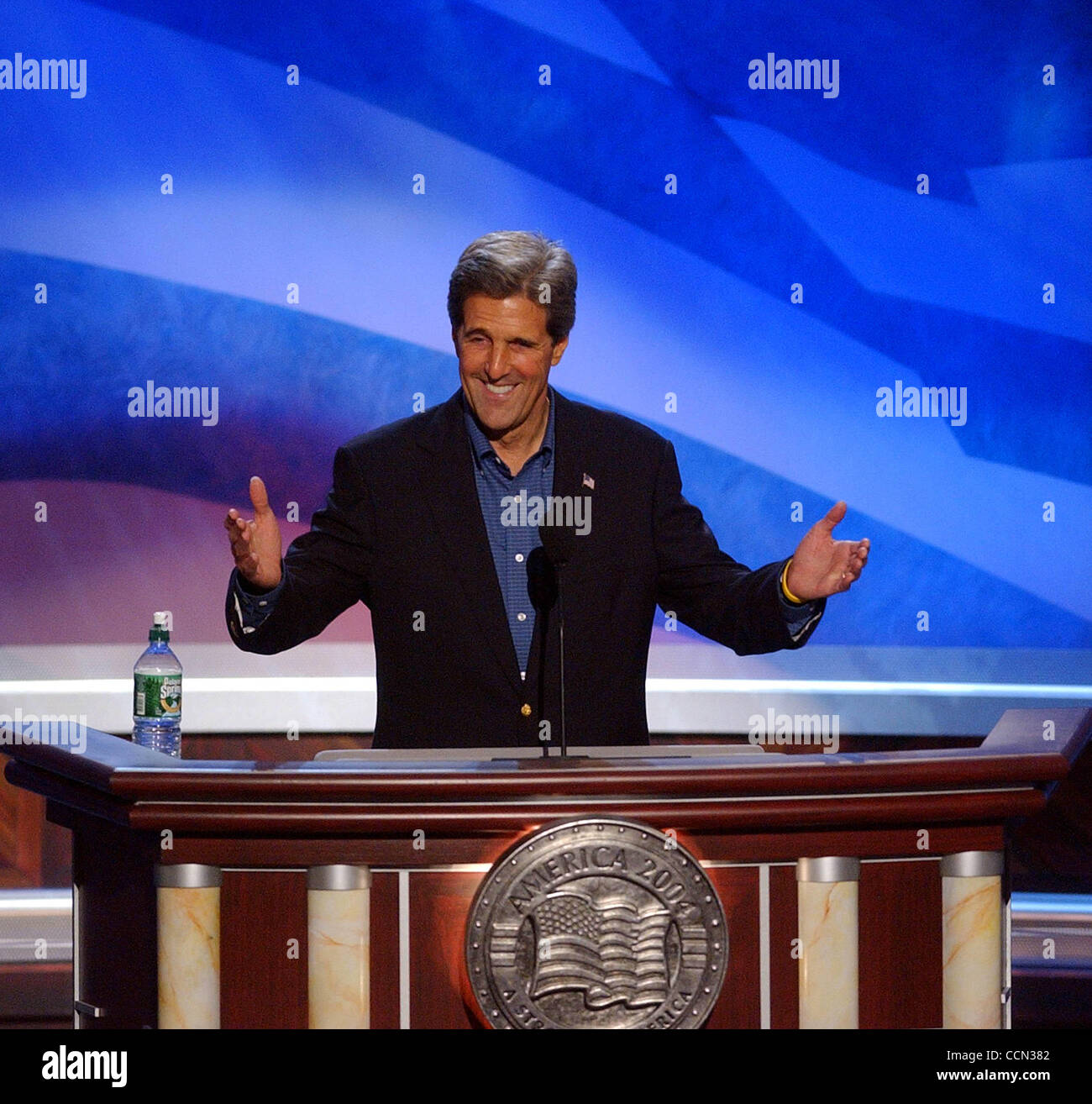 METRO-Senator John Kerry familiarizes himself with the stage at the
