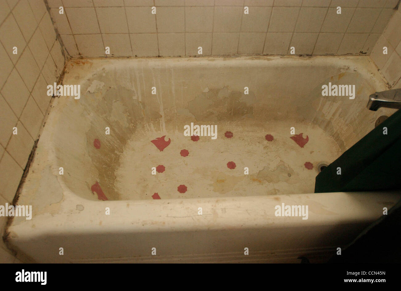 METROA bathtub at Alazan Apache Courts similar to the bathtub Andrew