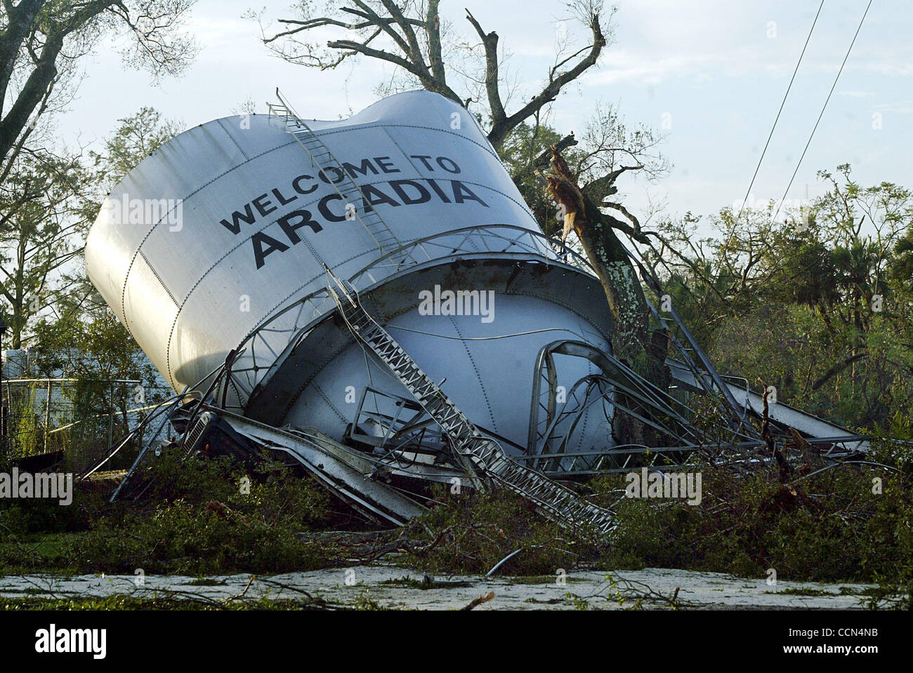 081404 Fallen water tower in Arcadia, Fl. Staff photo by David Spencer