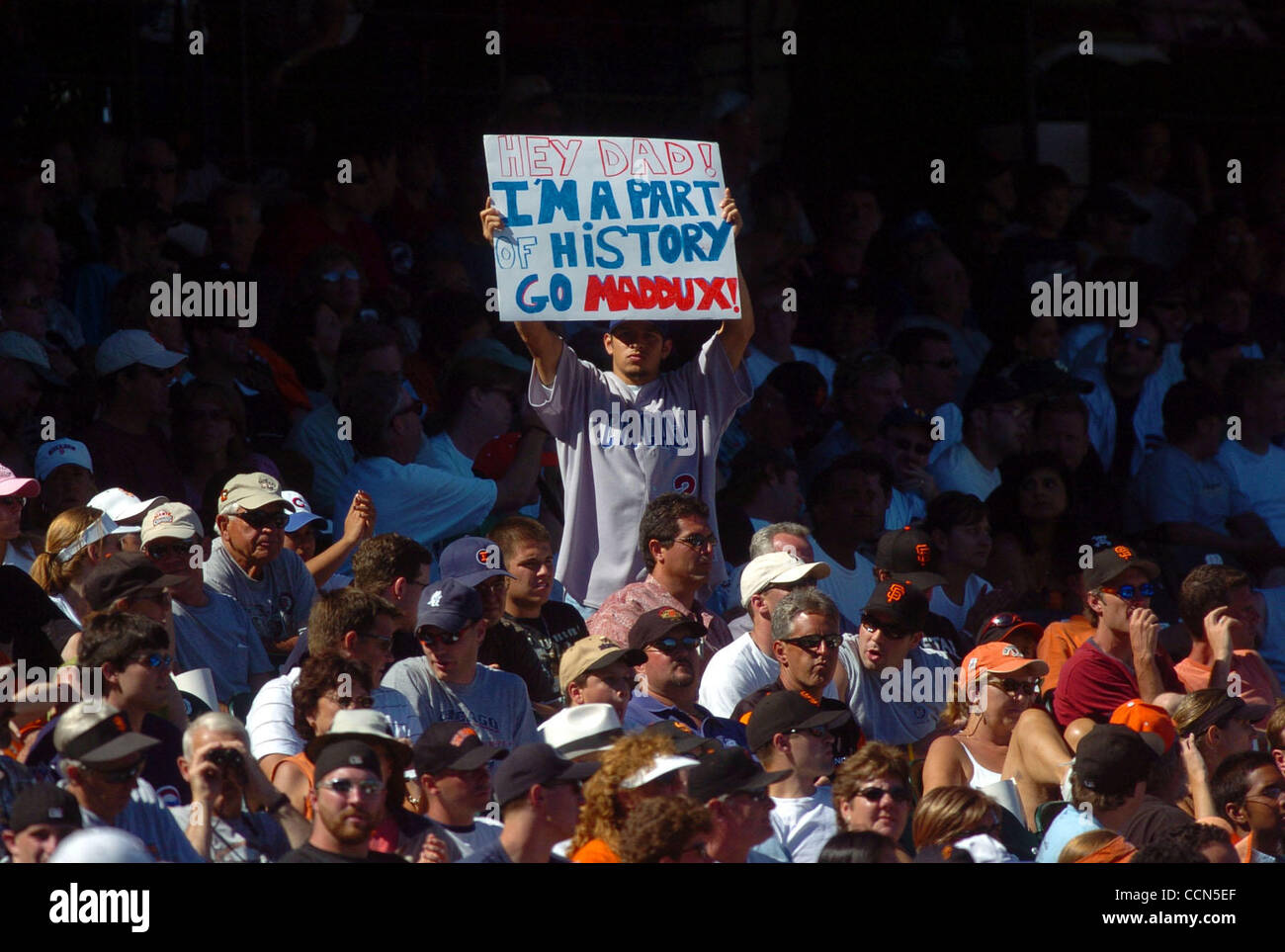 A Chicago Cubs fan shows his support for Cubs pitcher Greg Maddux after winning his 300th win on Saturday, August 7, 2004 at SBC Park in San Francisco, Calif. Chicago beat San Francisco 8-4. (Jose Carlos Fajardo/Contra Costa Times) Stock Photo